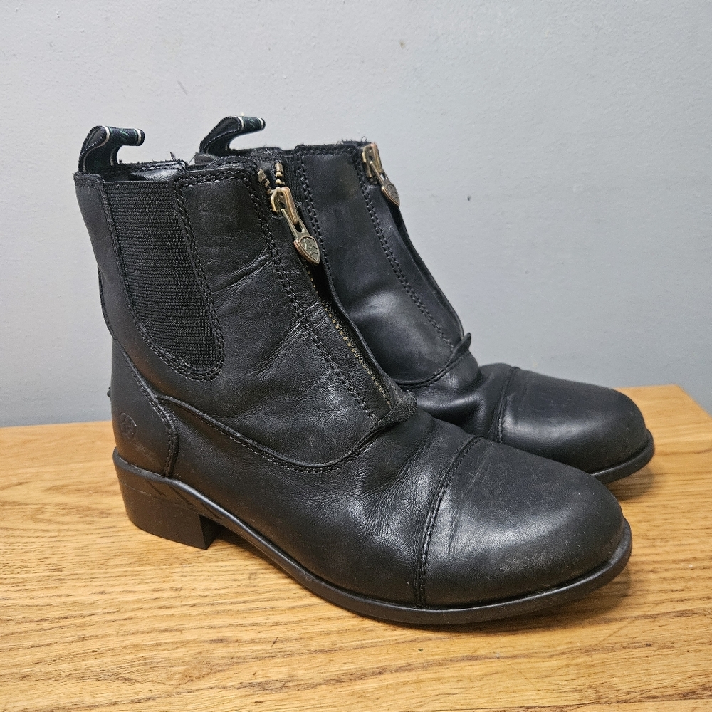 Ariat Kids size 2 2.5 chelsea Black Leather Ankle Boots western country